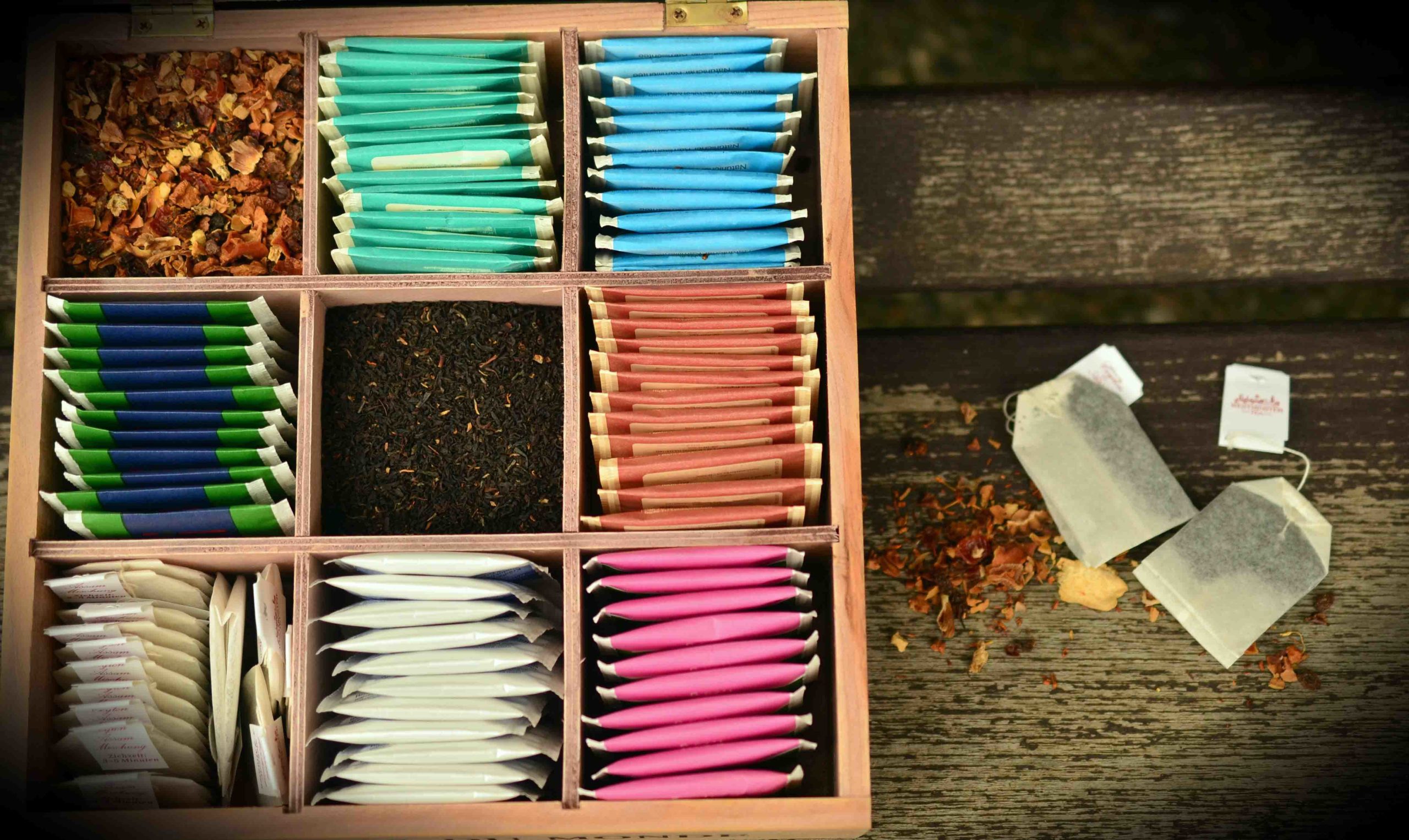 Cinq raisons de ne pas jeter les sachets de thé usagés