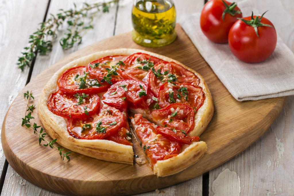 Tarte à la tomate et son filet d'huile d'olive vierge