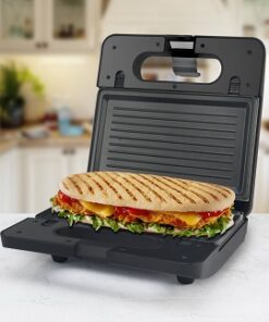 Gaufrier ouvert avec un panini